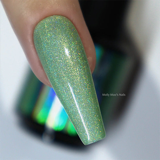 Madam_Glam_Holographic_Soak_Off_Gel_Polish_Green_Peppermint_Kiss_2
