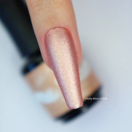 Madam_Glam_Soak_Off_Gel_Nail_Polish_Glittery_Gold_Magic_Dust